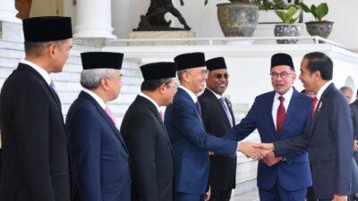 Jokowi Sambut PM Anwar Ibrahim di Istana Bogor