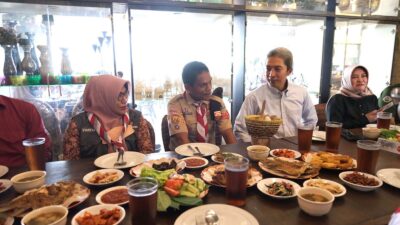 Dedie Rachim Ajak Makan Siang Siswa Heroik SMPN 7 Bantu Petugas Damkar, Sebut Alfin Miliki Integritas Tinggi