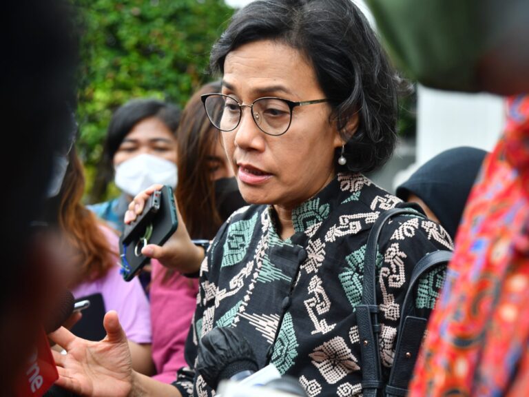 <em>Pemerintah Dukung Pembentukan Induk Perusahaan dan Transisi Energi di PLN</em>