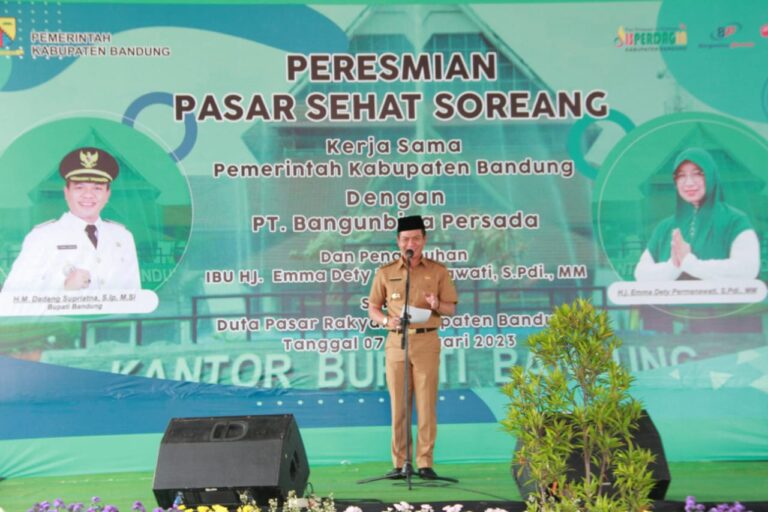 Hari Bersejarah, Bupati Bandung Resmikan Pasar Sehat Soreang