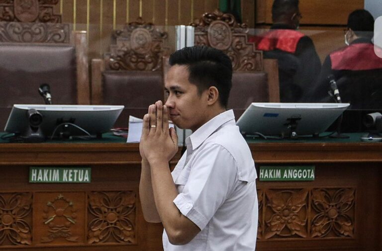 Hakim Vonis Richard Eliezer 1 Tahun 6 Bulan Penjara