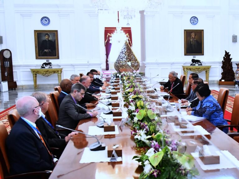 Hadapi Krisis Air Global, Delegasi WWC Temui Presiden Jokowi di Istana Merdeka