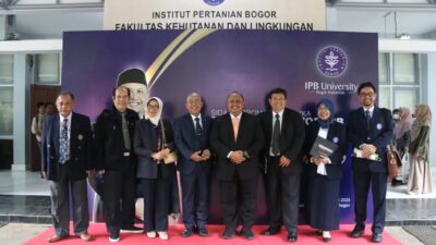 Ketua DPRD Kota Bogor, Atang Trisnanto Dapatkan Gelar Doktor dari IPB University