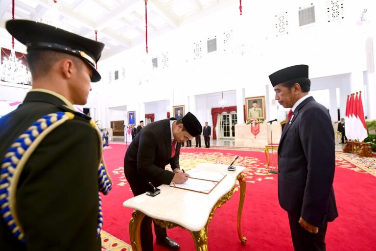 Presiden Jokowi Resmi Lantik Dito Ariotedjo sebagai Menpora