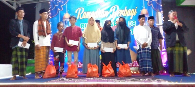 RW 08 Kelurahan Pengasinan Gelar Santunan Anak Yatim-piatu dan Dhuafa
