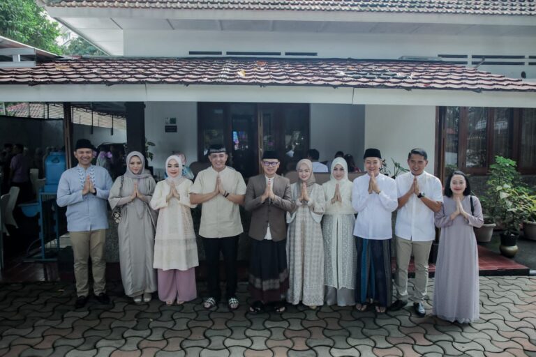 Manfaatkan Hari Raya i’dul fitri, Bima Arya dan Dedie Rachim Silaturahmi ke Mantan Wali Kota dan Danrem