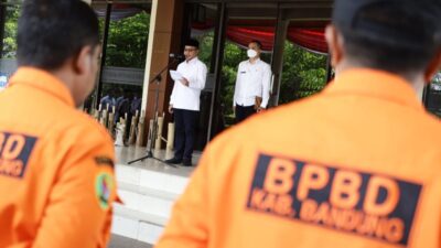 Bupati Bandung Turun Langsung Meninjau Lokasi Banjir dan Tindaklanjuti Aspirasi Masyarakat terhadap Banjir di Desa Pamekaran