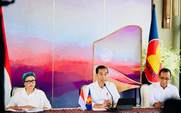 Jokowi Bahas Perdagangan Manusia di KTT Ke-42 ASEAN
