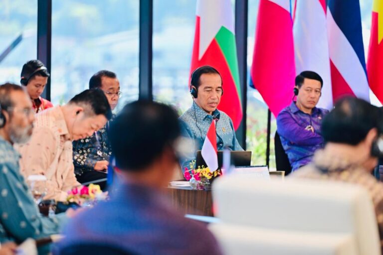 Sesi Retreat KTT Ke-42 ASEAN, Presiden Dorong Implementasi Lima Poin Kesepakatan dan AOIP