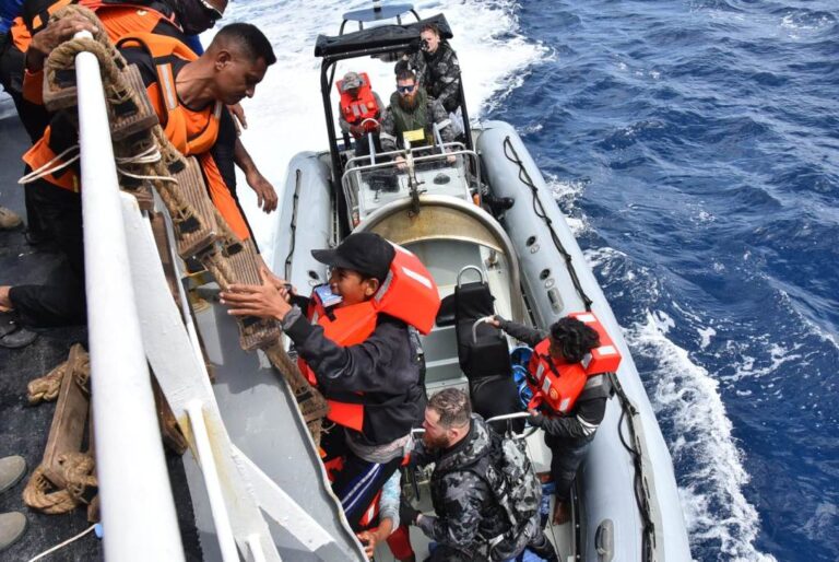 Korban Kecelakaan 2 Kapal Milik Ditjen PSDKP di Laut Timor Berhasil Dievakuasi