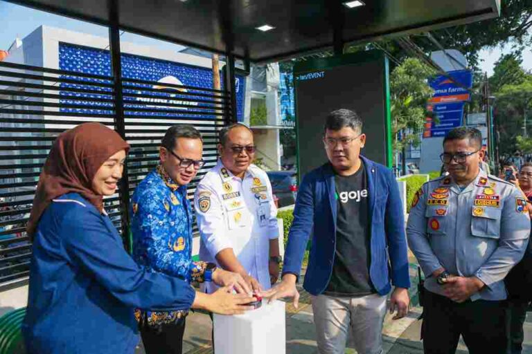 Wajah Baru Halte BISKITA, Ada Promo Sampai Depan Rumah