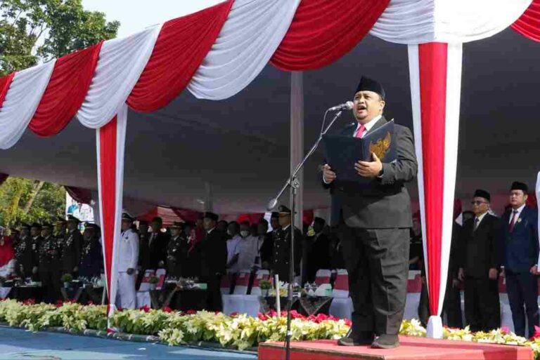 Ketua DPRD Bogor Bacakan Teks Proklamasi di Upacara HUT RI 78