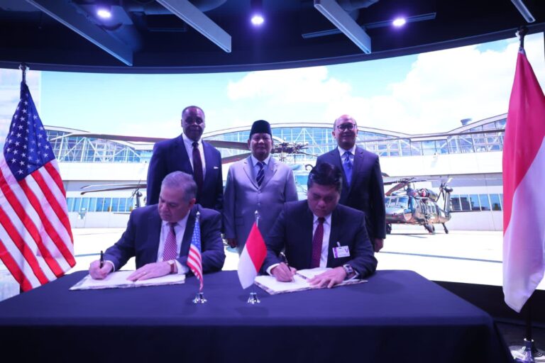 PTDI dan Sikorsky Lakukan Penandatanganan Pengadaan 24 Helikopter Sikorsky S-70M Black Hawk Baru untuk RI