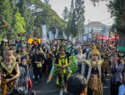 Pidato Perpisahan Ridwan Kamil di Hadapan Puluhan Ribu Warga Jawa Barat di Puncak West Java Festival 2023