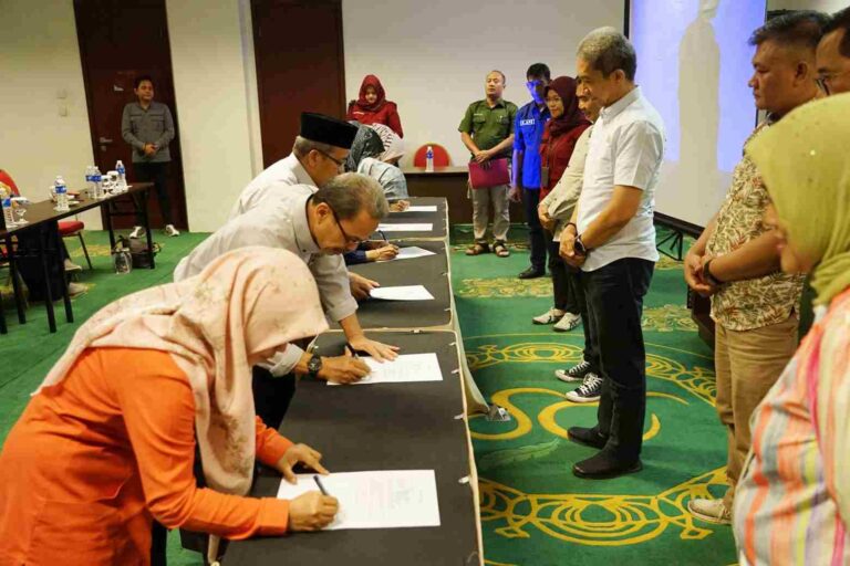 Dedie Rachim Tegas Ingatkan para Kepala Sekolah, Operator dan Bendahara sekolah se-Kota Bogor Penggunaan Dana Bos Harus Sesuai Aturan