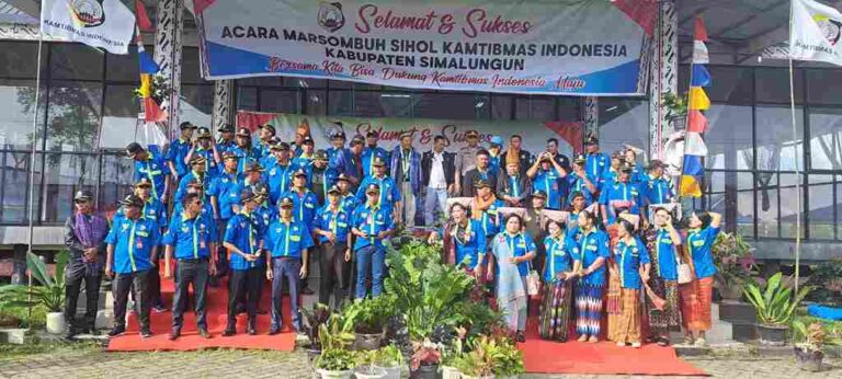 Kamtibmas Indonesia Simalungun Gelar Marsombuh Sihol, Tuntut Jalan Rusak Diperbaiki