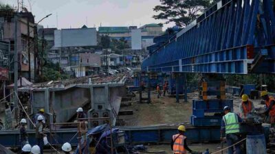 Inspeksi Jembatan Otista, Dedie Rachim Ingatkan Kontraktor Pengerjaan Tepat Waktu dan Berkualitas