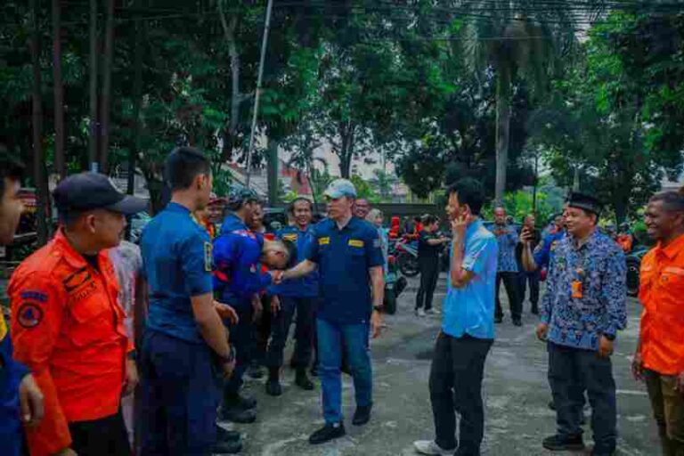 Dampak Cuaca Ekstrem Di Kota Bogor, Dedie Rachim Tinjau SMPN 6 dan Mako Damkar Yasmin
