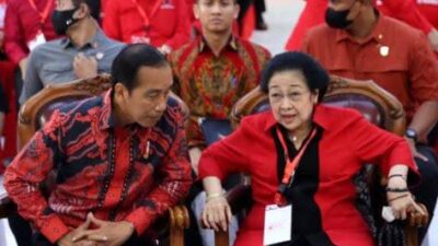 Akankah Megawati Pecat Jokowi???