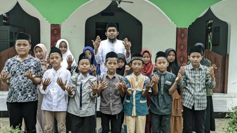 Guru SDN Rilis Lagu Religi Islami “Marhaban Ya Ramadhan”