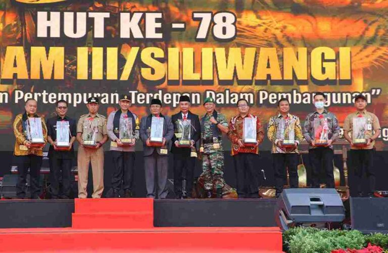 Pangdam III/Siliwangi Beri Penghargaan Tertinggi, Kolaborasi Pentahelix Antar Pemerintah dan TNI Jadi Andalan Membangun Kabupaten Bandung