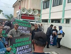 Pilkada Kabupaten Bandung Diwarnai Dugaan Pelanggaran, Massa Demo Bawaslu Tuntut Keadilan