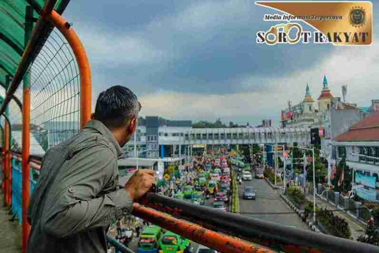 JPO Horor Stasiun Bogor: Kumuh, Rawan Copet dan Semrawut di Alun-Alun, Jenal Mutaqin Tertibkan Angkot dan PKL