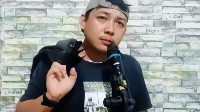 DARI KEDIRI UNTUK INDONESIA: KANG ASEP, PENYANYI DESA YANG MENGGETARKAN DUNIA MAYA