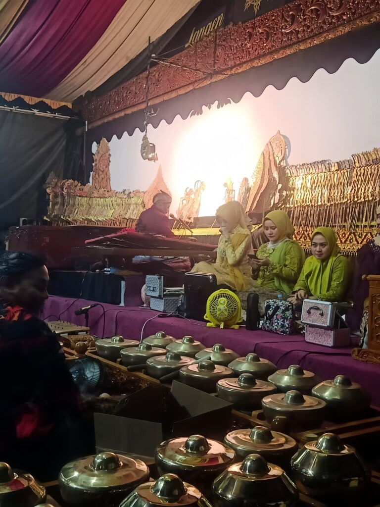 Wayang Kulit Hidup Kembali Di Desa Kediri: Hiburan Rakyat Yang Menyatukan