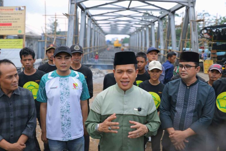 Proyek Rp55 miliar Jembatan Dayeuhkolot, Bupati Target Selesai September 2025