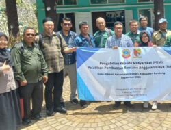 Wujudkan Tata Kelola Anggaran Transparan, USB YPKP Latih Staf Desa Arjasari Susun RAB