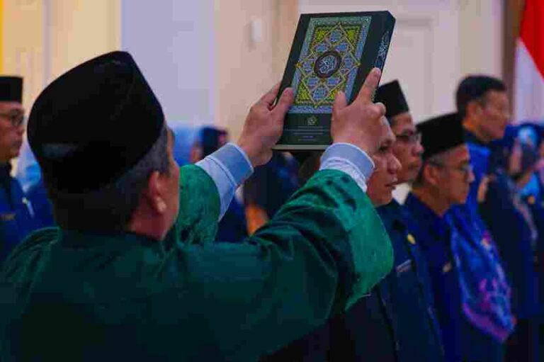 22 Kepala SD Dilantik, Wali Kota Dedie Merger Jadi Solusi Kekurangan Guru