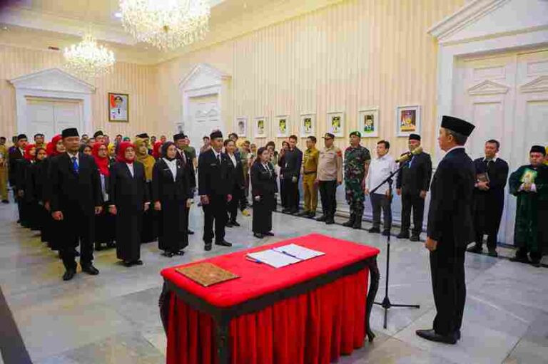Dedie Rachim Lantik 26 Pejabat, Dirut RSUD, Kadisnaker Hingga Kepala Sekolah