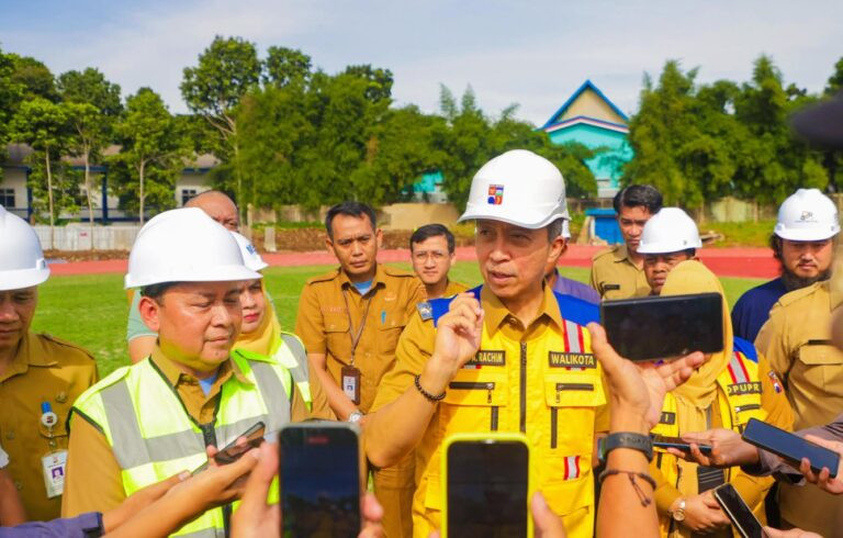 Dedie Rachim Cek Proyek Rehabilitasi Kawasan GOR Pajajaran