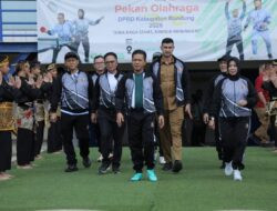 Kompak! Tanpa APBD, Bupati Bandung dan DPRD Adu Skill di Lapangan