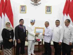 Dedie Rachim Serahkan Rp483 Juta Hasil Bulan Dana ke PMI: Bukti Nyata Kepedulian Warga Bogor!