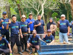 PMY NET Gelar Aksi Bersih-Bersih Makam di Desa Jati, Wujud Kepedulian Lingkungan dan Sosial