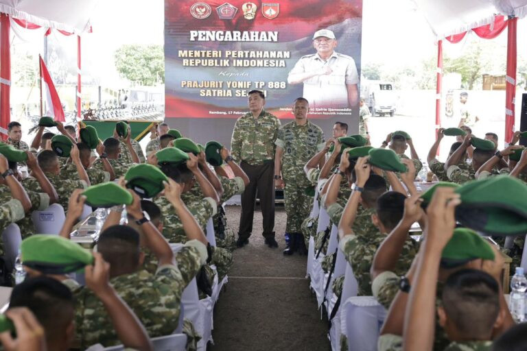 Wapang TNI Dampingi Menhan RI Tinjau Yonif TP 888, Perkuat Pertahanan Negara dari Satuan Terdepan