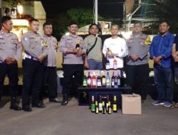 70 Botol Miras Disita Saat Patroli Malam, Polsek Pagaden Sisir Warung Warga