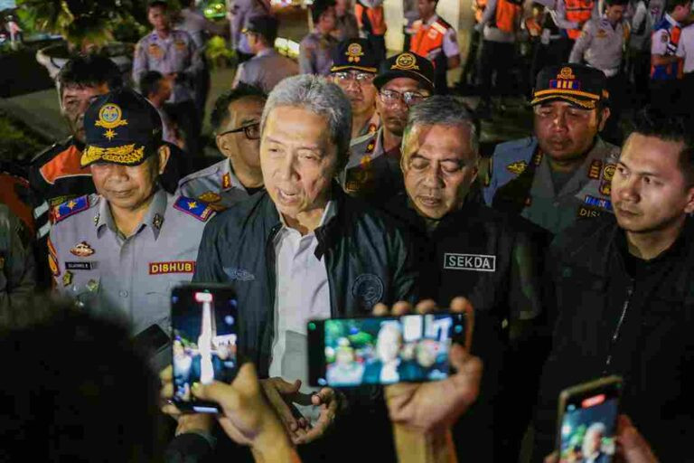 Sikat Habis PKL Liar, Dedie Rachim Minta Warga Stop Belanja di Bahu Jalan Roda-Suryakencana!