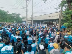 MOROWALI MEMBARA! Ribuan Buruh SPN Kepung IMIP, Tuntut ‘Petinggi’ Bobrok Dicopot dan K3 Dirombak Total