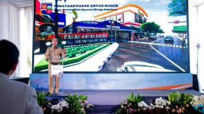 Wali Kota Bogor Dedie Rachim memaparkan rencana penataan Stasiun Bogor dan Pasar Anyar.