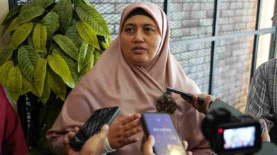 Wakil Ketua Bapemperda DPRD Kota Bogor Endah Purwanti diwawancarai wartawan.