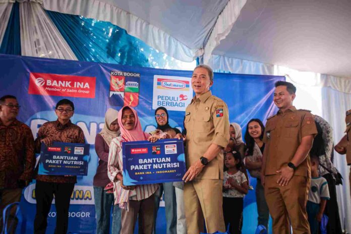 Perkuat Sinergi CSR, 250 Paket Makanan Bergizi Disalurkan bagi Warga Kelurahan Sempur wali-kota-bogor-dedie-rachim-serahkan-bantuan-paket-makanan-bergizi-indomaret-bank-ina-sempur
